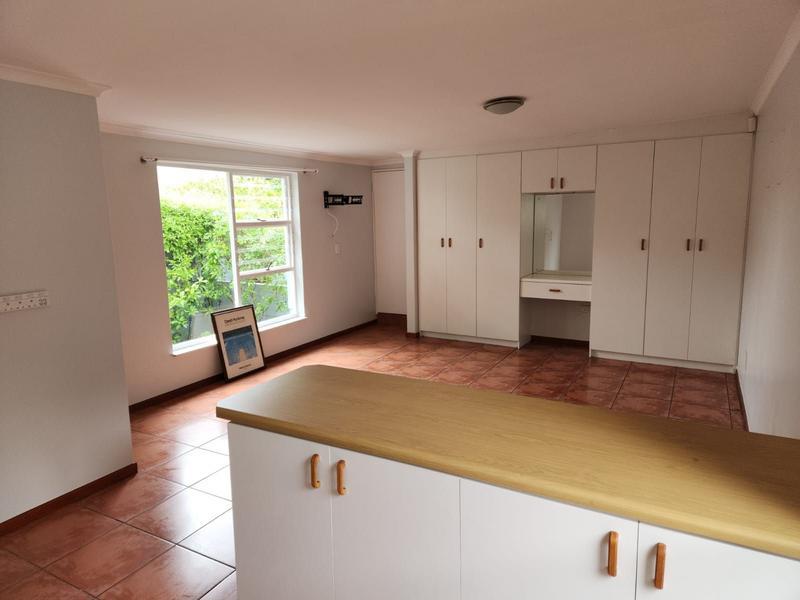 To Let 1 Bedroom Property for Rent in Oakglen Western Cape
